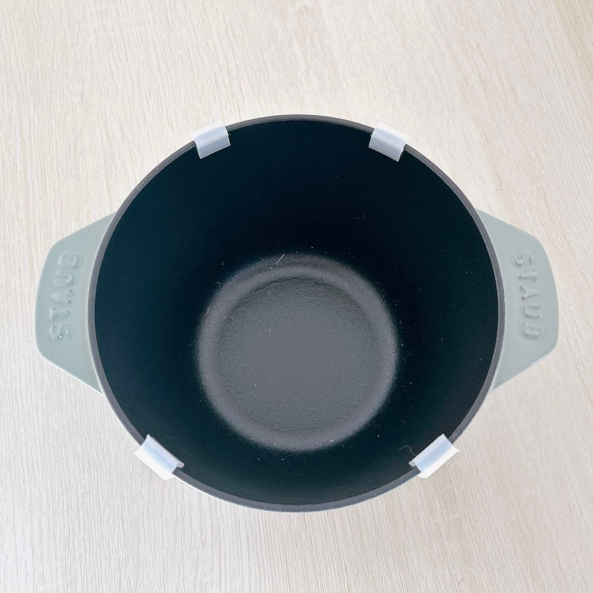staub ストウブ ラ・ココット de GOHAN リリー Mサイズ ユーカリ staub ストウブ ラ・ココット de GOHAN リリー Mサイズ ユーカリ