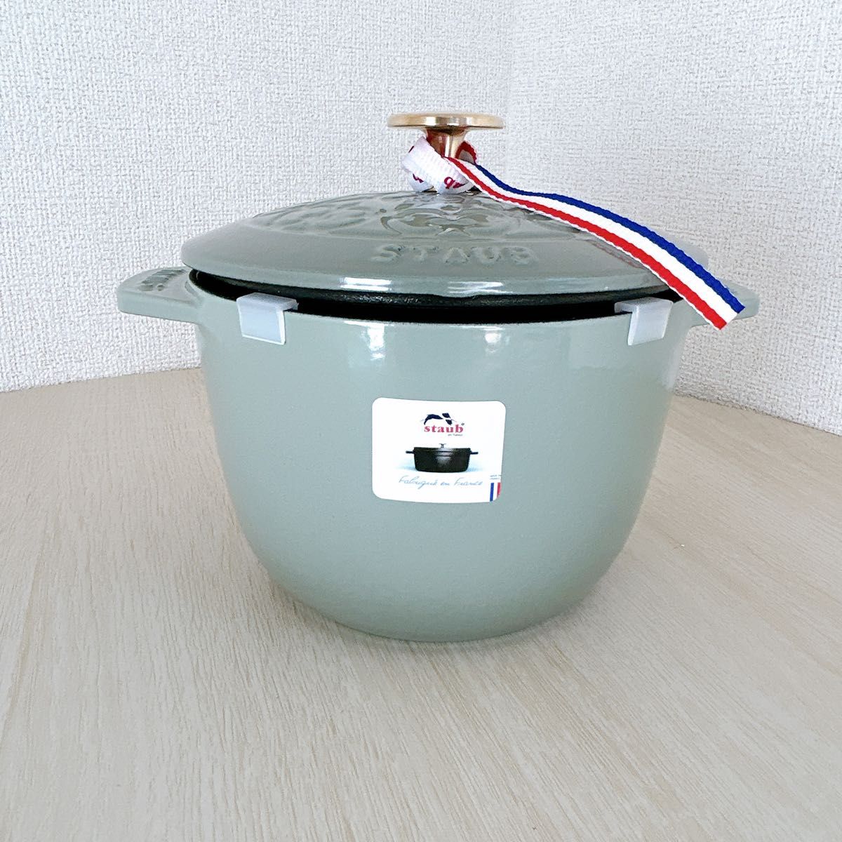 staub ストウブ ラ・ココット de GOHAN リリー Mサイズ ユーカリ staub ストウブ ラ・ココット de GOHAN リリー Mサイズ ユーカリ