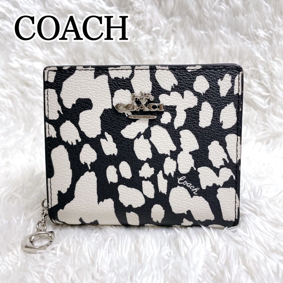 美品 COACH コーチ 折り財布 ブラック ホワイト アニマル柄 二 美品 COACH コーチ 折り財布 ブラック ホワイト アニマル柄 二