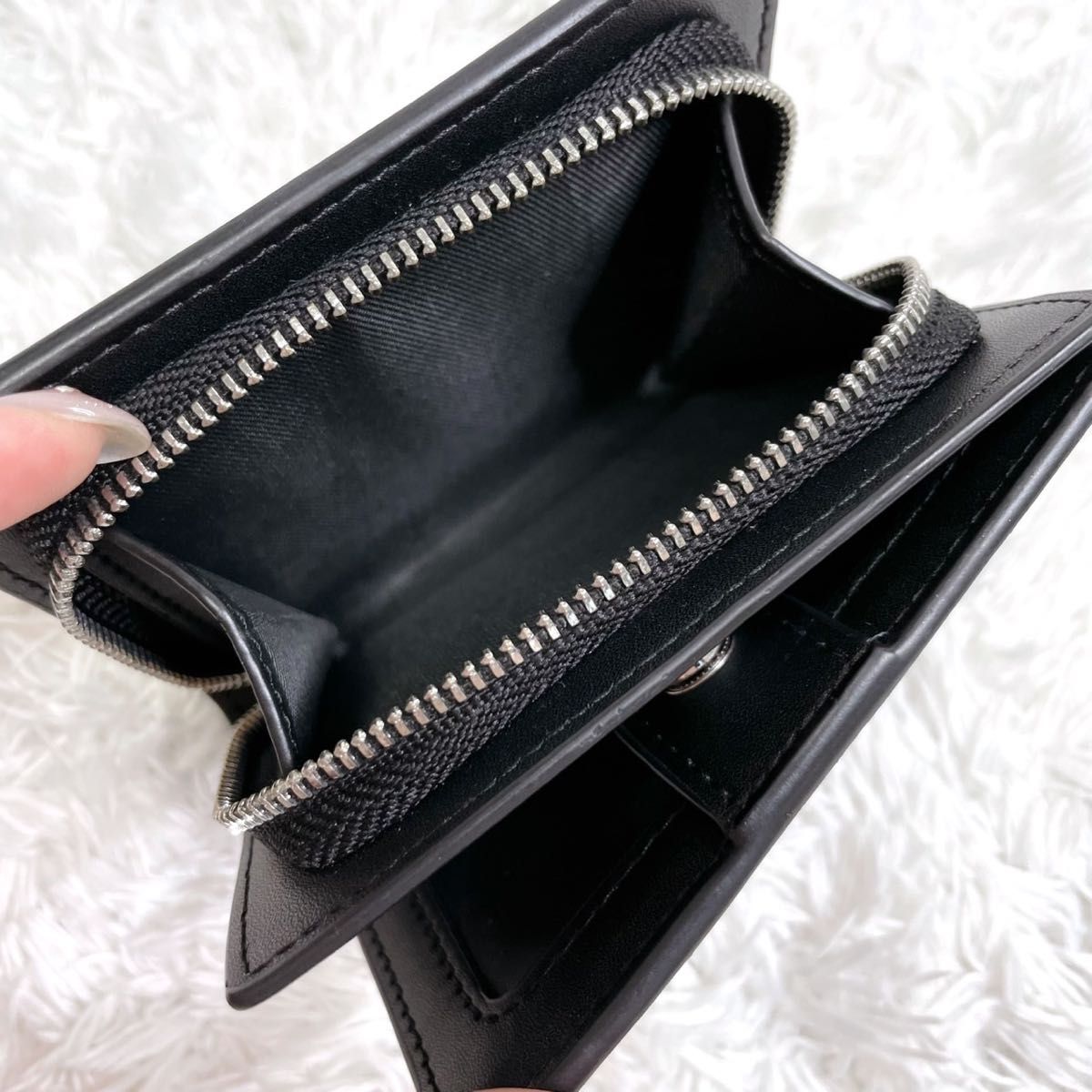 美品 COACH コーチ 折り財布 ブラック ホワイト アニマル柄 二 美品 COACH コーチ 折り財布 ブラック ホワイト アニマル柄 二