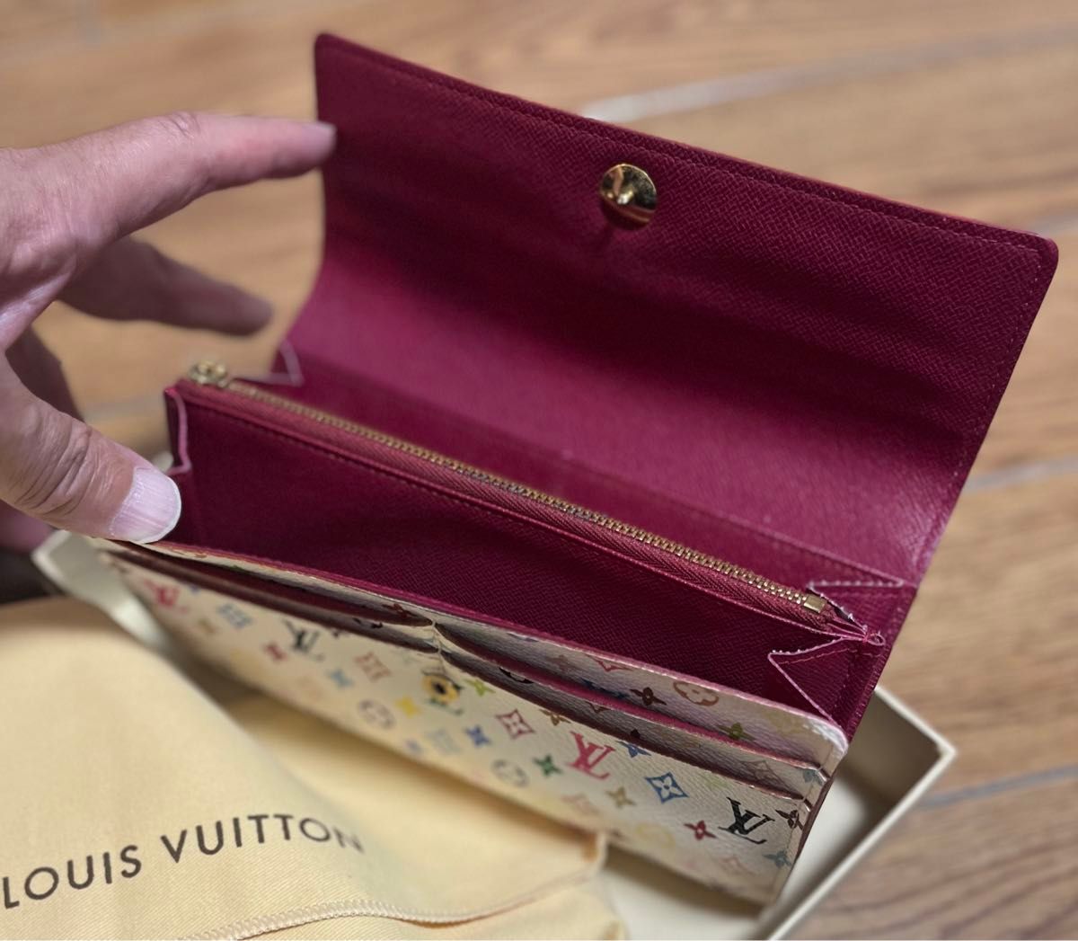 ルイヴィトン モノグラム マルチカラー 白 二つ折り財布 長財布 ルイヴィトン モノグラム マルチカラー 白 二つ折り財布 長財布