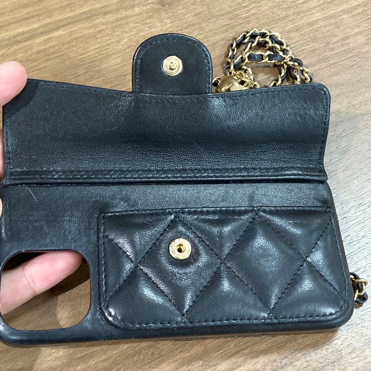 激レア CHANEL シャネル 小物 マトラッセ ラムスキン iPhone 激レア CHANEL シャネル 小物 マトラッセ ラムスキン iPhone