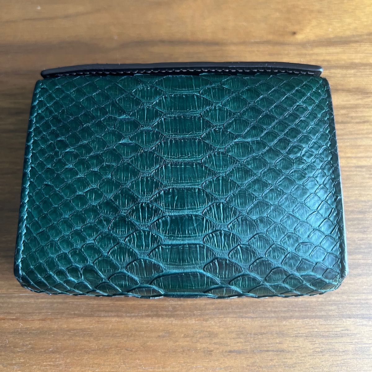 財布 蛇革 ミッレホッリエ 限定品 グリーン 経年変化 本革 高級 財布 蛇革 ミッレホッリエ 限定品 グリーン 経年変化 本革 高級