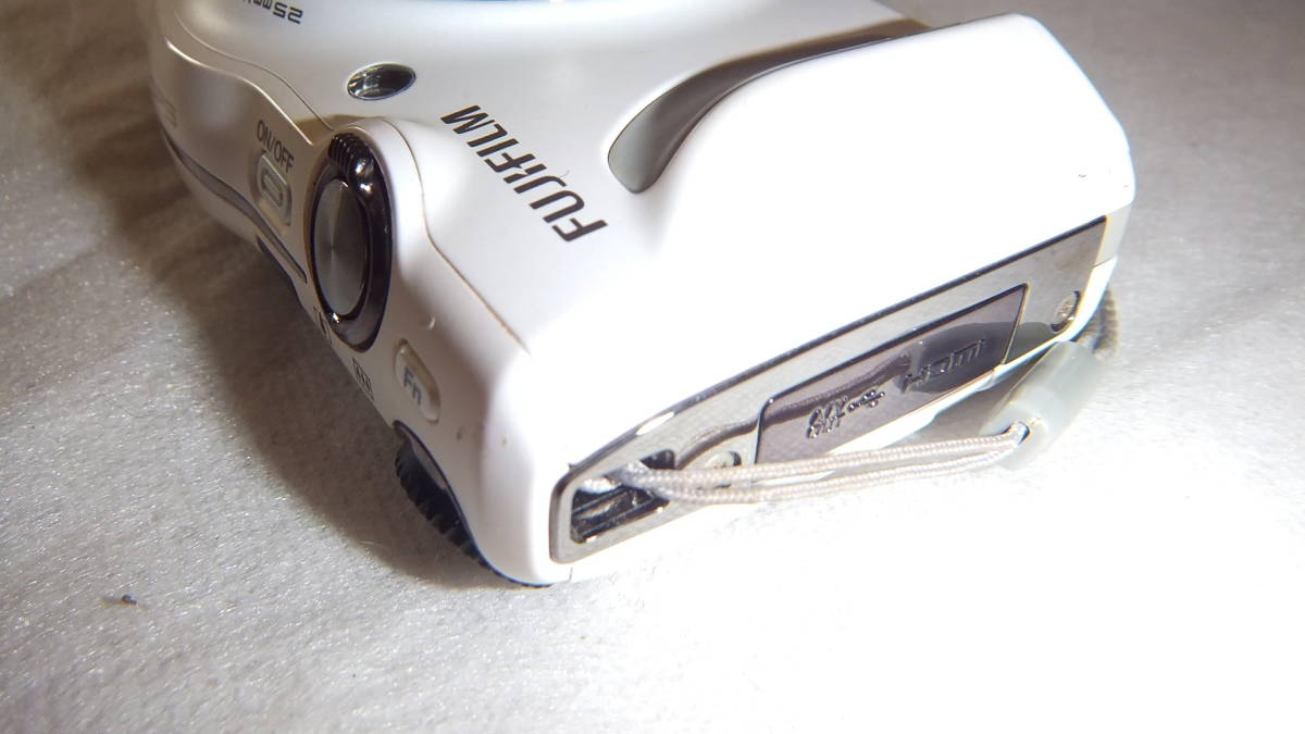 新しい季節 FUJIFILM ホワイト EXR Ｆ７７０ Pix Fine デジタルカメラ 