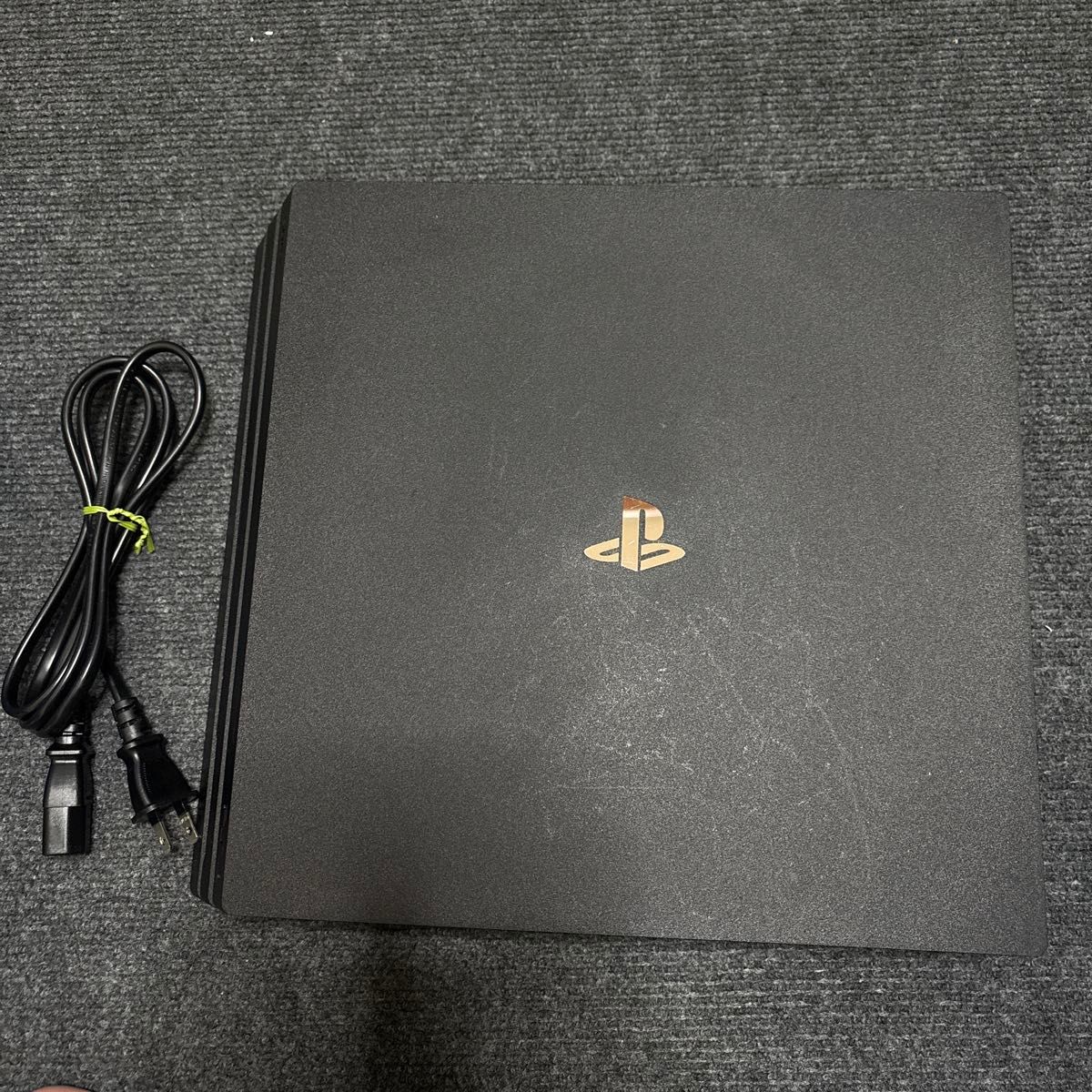 本体のみ PS4 Pro CUH-7100B ジェットブラック 封印シールあり 本体のみ PS4 Pro CUH-7100B ジェットブラック 封印シールあり