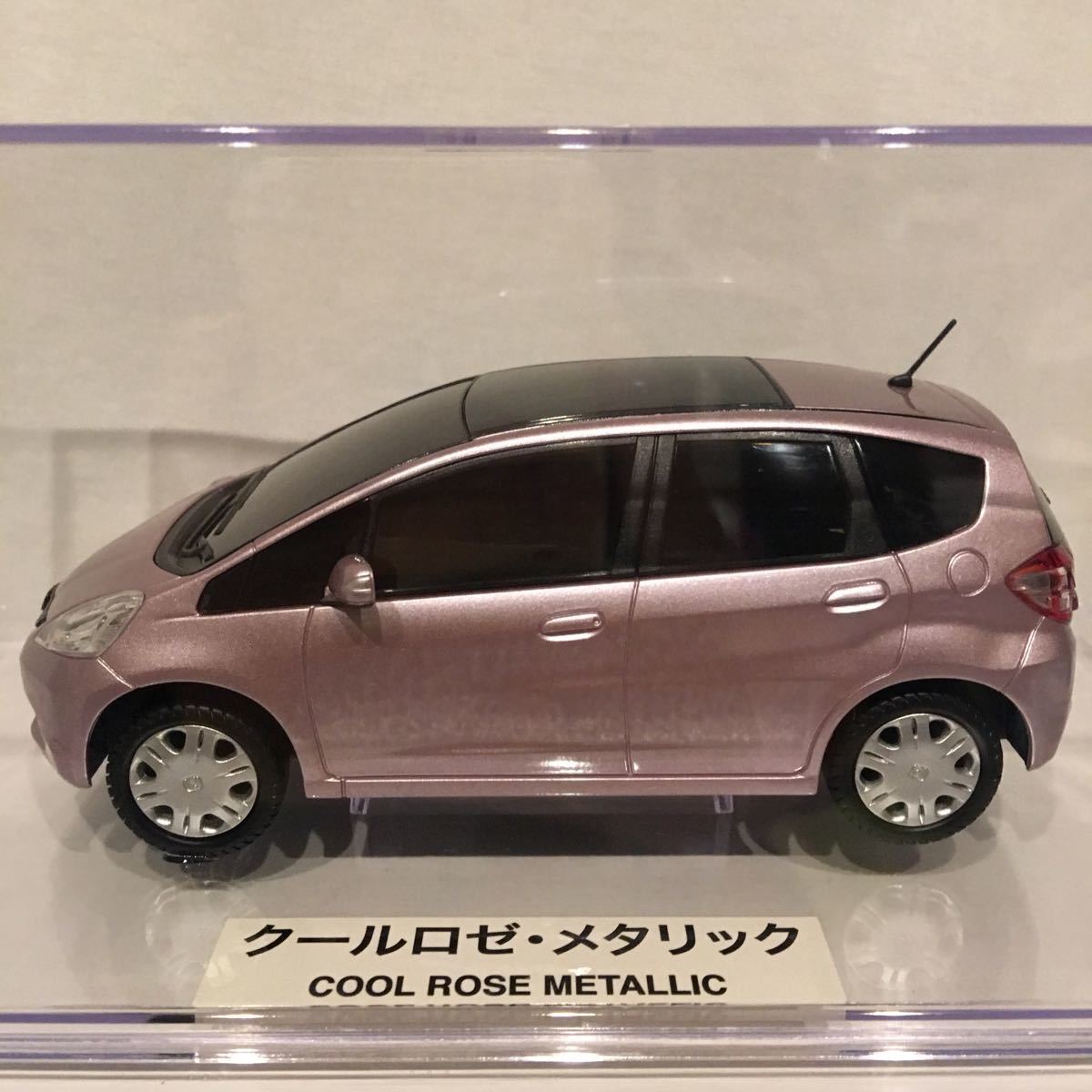 非売品 1/24 HONDA Fit クールロゼ・メタリック カラーサンプル 完成品 ホンダ フィット GE GE6 ピンク ミニカー モデルカー_画像3