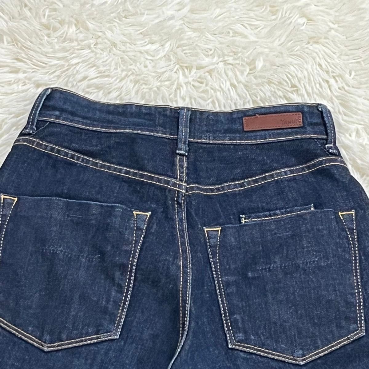 美品 ヤヌーク ANN アン ボーイズテーパード デニムパンツ 23 美品 ヤヌーク ANN アン ボーイズテーパード デニムパンツ 23
