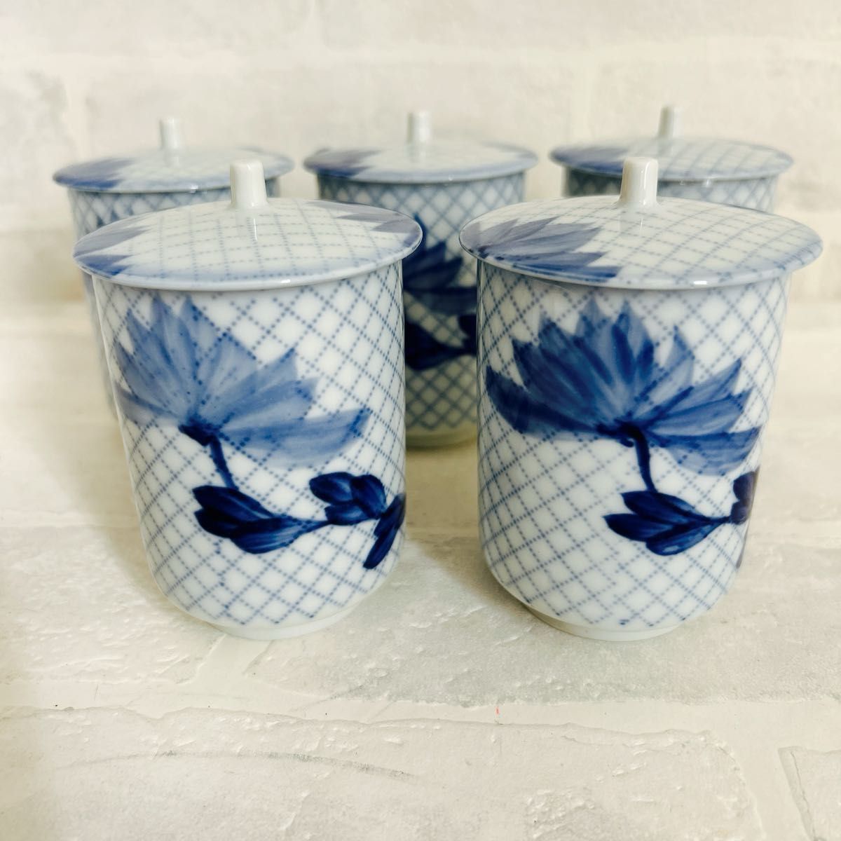 新品】有田焼 美風 蓋付き湯呑み 5点セット 湯呑 有田焼 昭和 新品】有田焼 美風 蓋付き湯呑み 5点セット 湯呑 有田焼 昭和