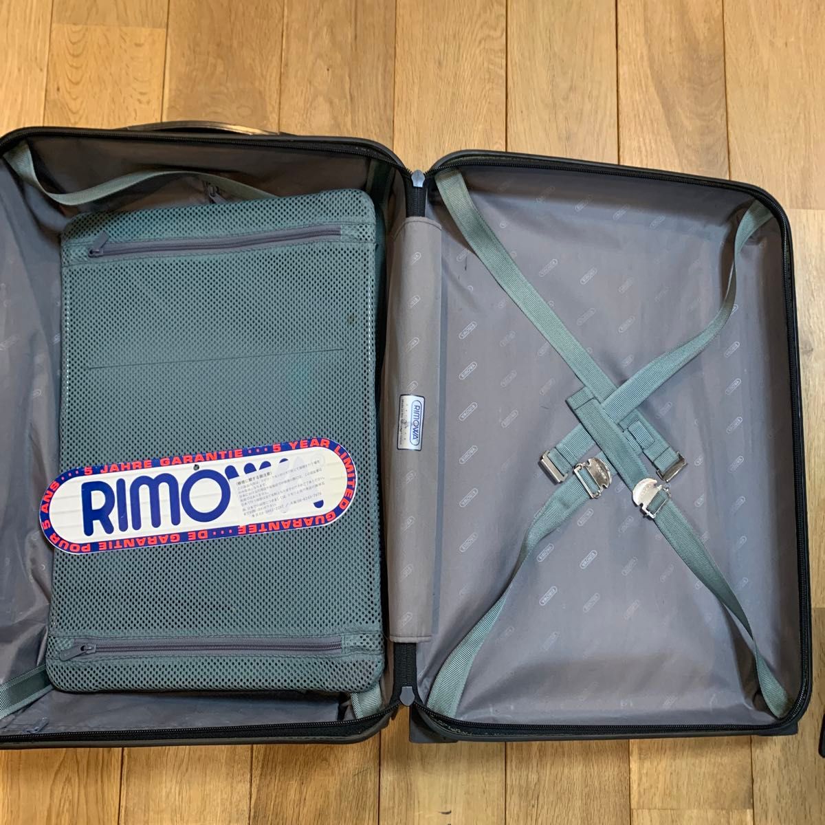 RIMOWA 35L salsa スーツケース 2輪 ブラック 廃盤 ギャラ付き RIMOWA 35L salsa スーツケース 2輪 ブラック 廃盤 ギャラ付き