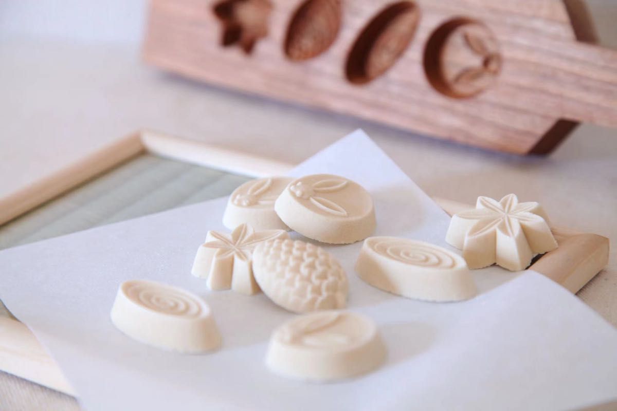 落雁型 和菓子道具 落雁 打菓子木型秋 4種 うさぎ 松笠 水輪 落雁型 和菓子道具 落雁 打菓子木型秋 4種 うさぎ 松笠 水輪