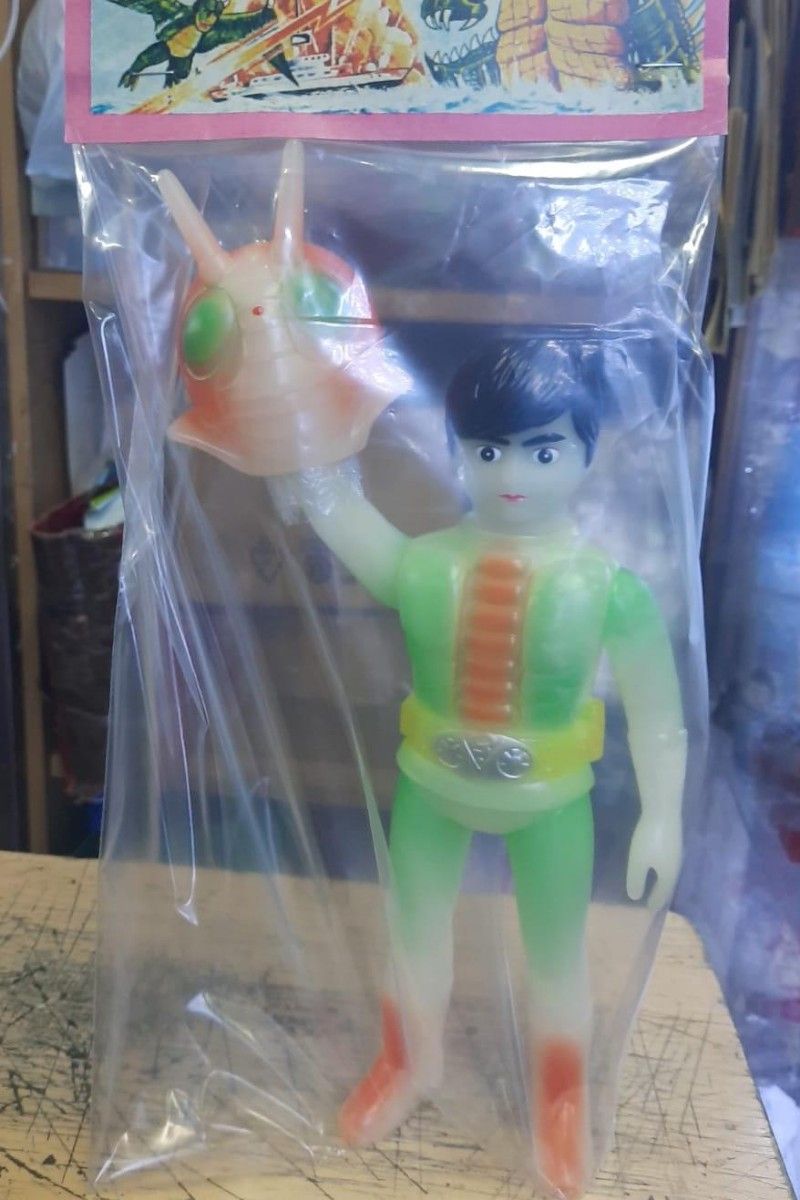 値下げ 仮面ライダーV3 パチ 無版権 パチモノ ソフビ 新品 未 値下げ 仮面ライダーV3 パチ 無版権 パチモノ ソフビ 新品 未