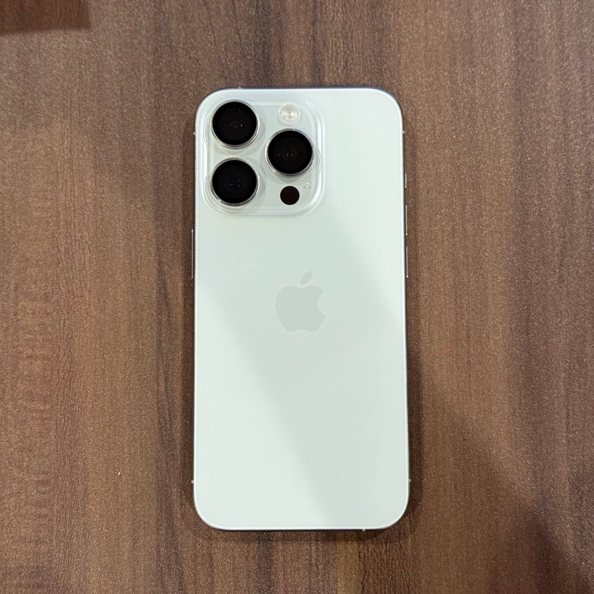 Apple iPhone 15 Pro 128GB ホワイトチタニウム 国内AppleStore Apple iPhone 15 Pro 128GB ホワイトチタニウム 国内AppleStore