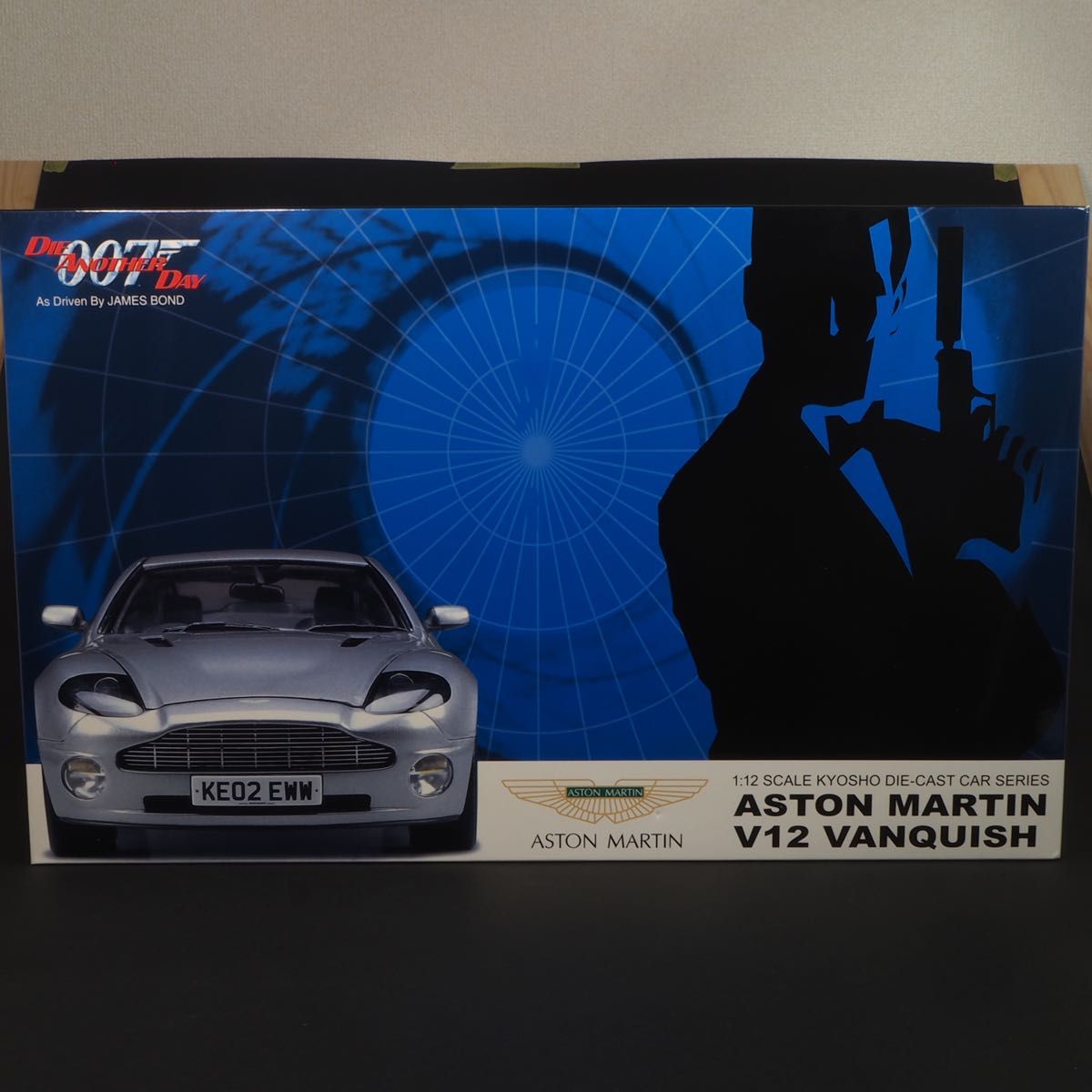 ビッグサイズ】007 ボンドカー 1/12 ASTON MARTIN V12 VANQUISH ビッグサイズ】007 ボンドカー 1/12 ASTON MARTIN V12 VANQUISH