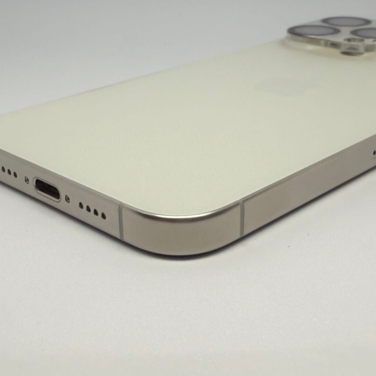 美品】iPhone 15 Pro Max ホワイトチタニウム 256 GB SIMフリー 美品】iPhone 15 Pro Max ホワイトチタニウム 256 GB SIMフリー