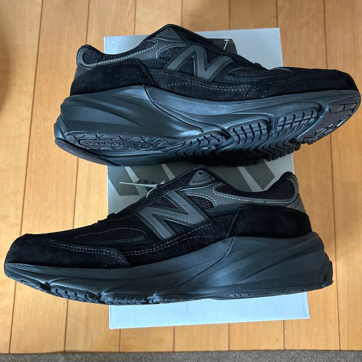 新品未使用 New Balance 990V6 トリプルブラック 新品未使用 New Balance 990V6 トリプルブラック