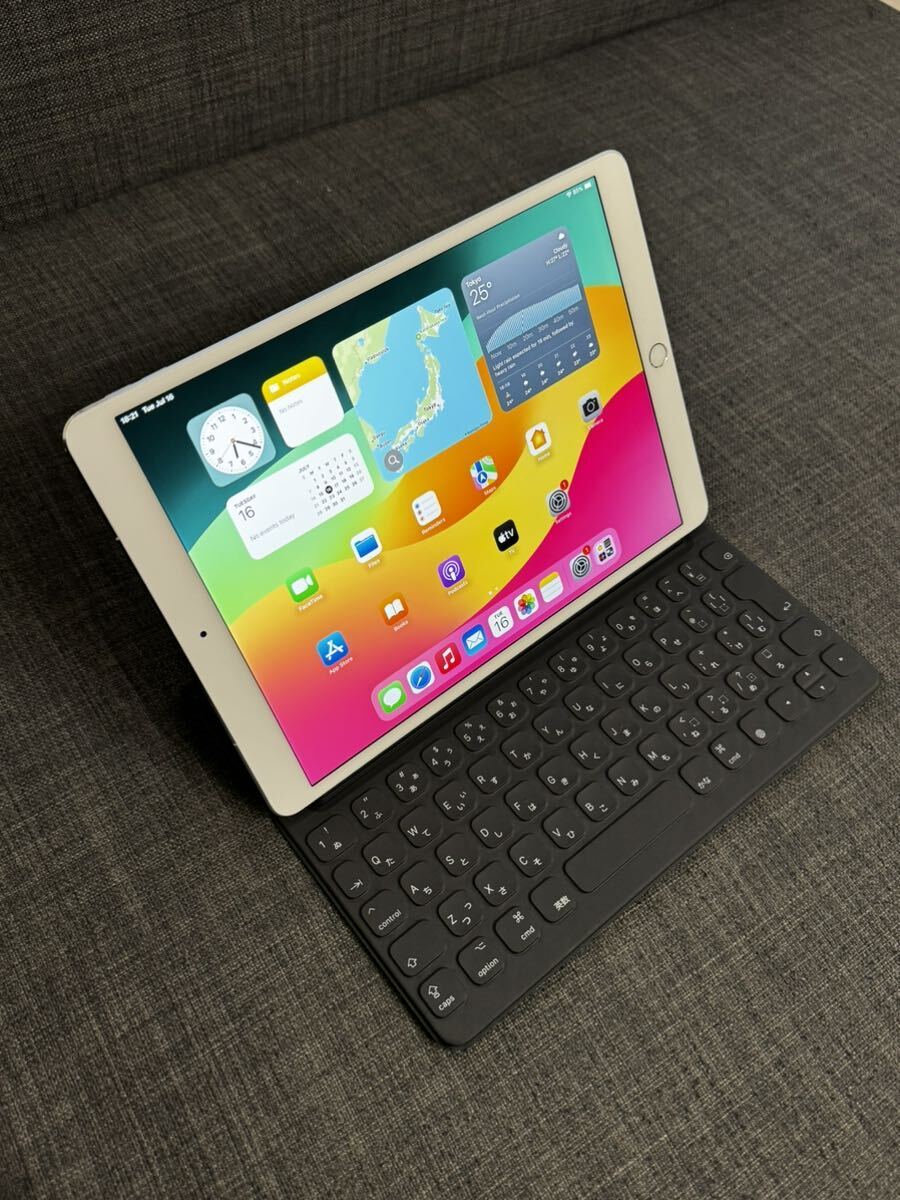 美品】SIMフリーiPad Pro 10.5インチ/ Wi-Fi+Cellularモデル 256GB / バッテリー良品/スマートキーボード付き/  A1709(MPHH2J/A) シルバー - Apple