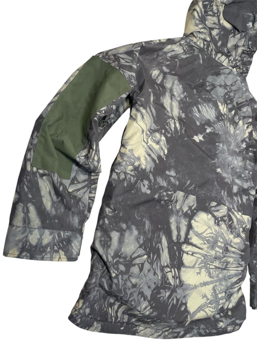 美品 BURTON バートン スノーボード ウェア リアルツリーカモ柄 美品 BURTON バートン スノーボード ウェア リアルツリーカモ柄