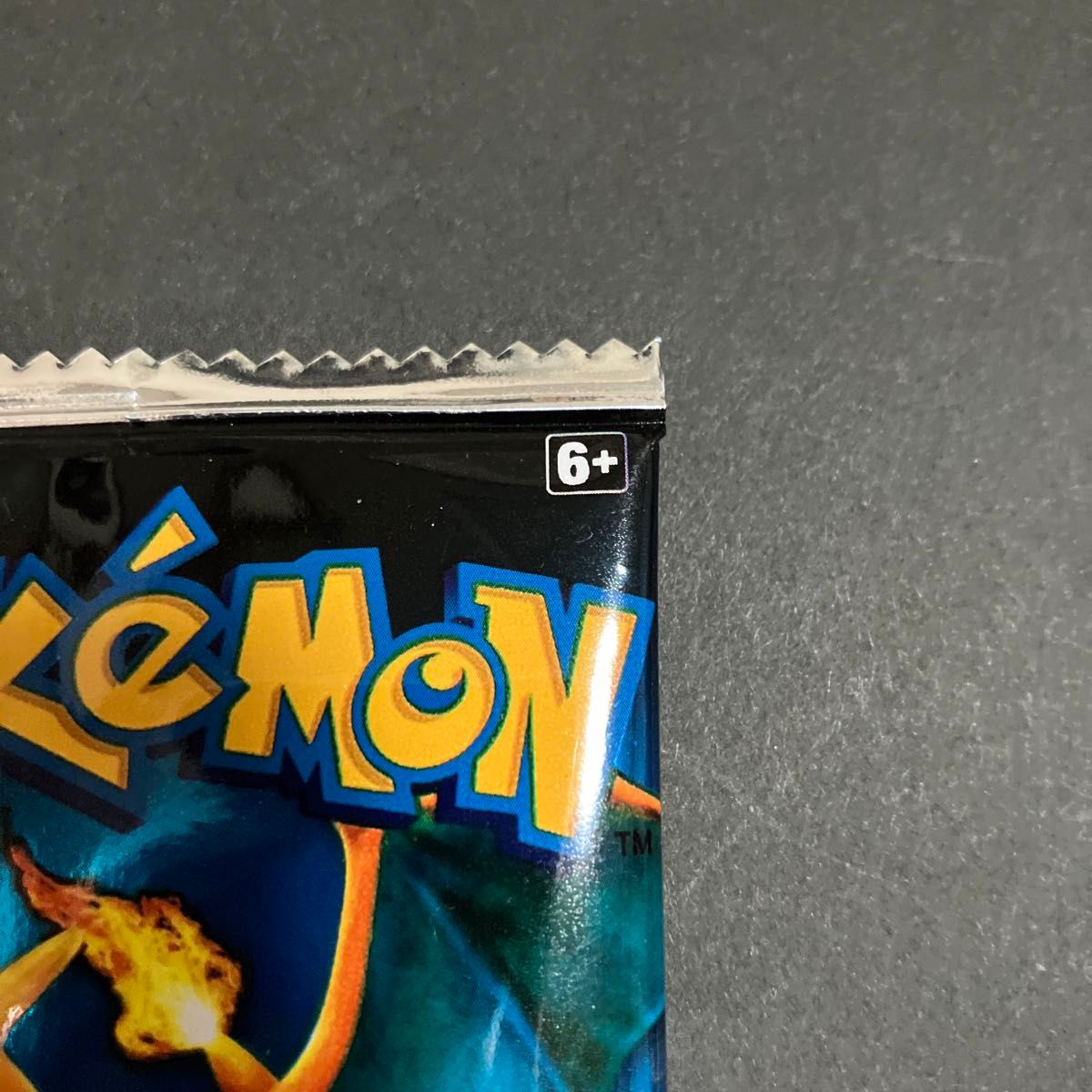 ポケモン カード パック リザードン 未開封 海外 コイン