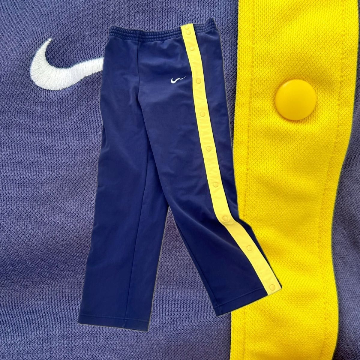 90s Nike ネイビー イエロー サイドボタン トラックパンツ 90s Nike ネイビー イエロー サイドボタン トラックパンツ