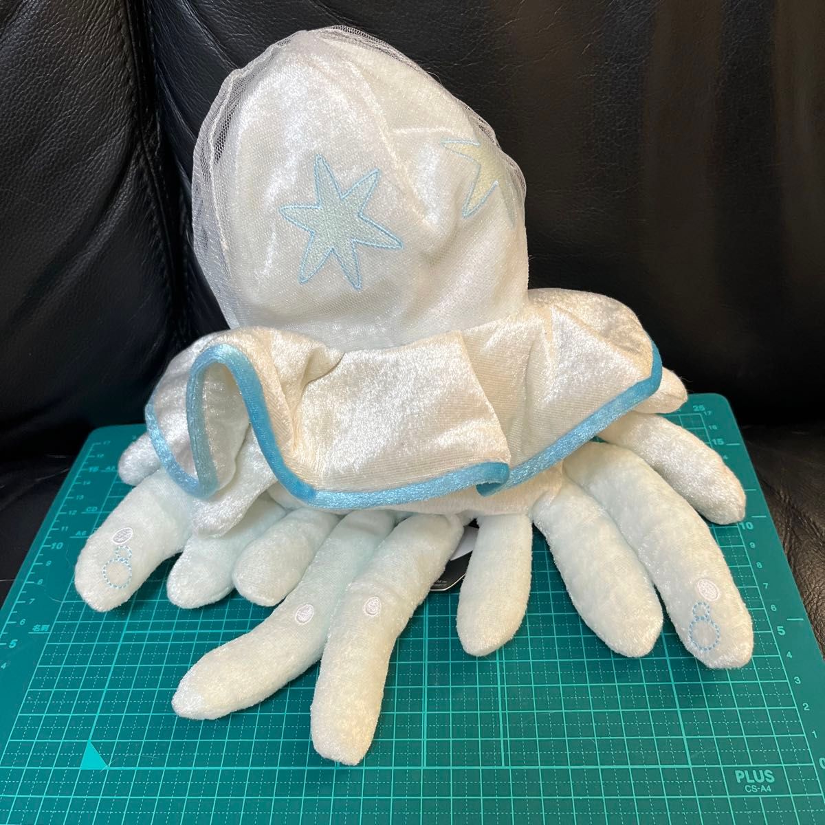 激レア/タグ付き】 ウツロイド ぬいぐるみ ポケモンセンター限定 激レア/タグ付き】 ウツロイド ぬいぐるみ ポケモンセンター限定