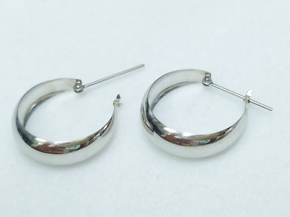 Moon Hoop! Pt900 7×20㎜ ピアス(271587) - アクセサリー Moon Hoop! Pt900 7×20㎜ ピアス(271587) - アクセサリー