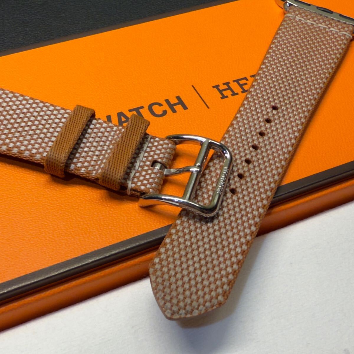即決 美品 Apple watch HERMES エルメス トワルH ゴールド 即決 美品 Apple watch HERMES エルメス トワルH ゴールド