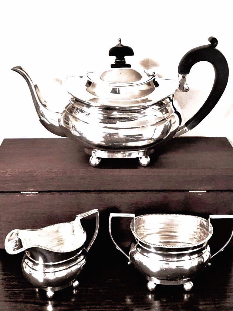 【William Hutton】 【純銀ハンドル】ピストルグリップのティーナイフ William Hutton】 【純銀ハンドル】ピストルグリップのティーナイフ