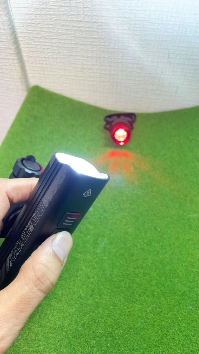自転車 ライト 自転車ヘッドライト 大容量4500mAh LEDヘッドライト 5段階照明モード IP6防水サイクリング 地震対策