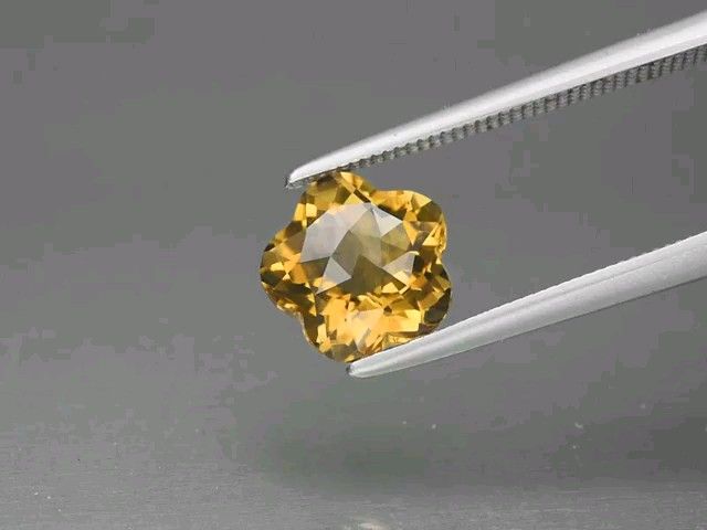 No.692 イエロークォーツ 約1.59ct 約7.8mm×7.8mm ブラジル産