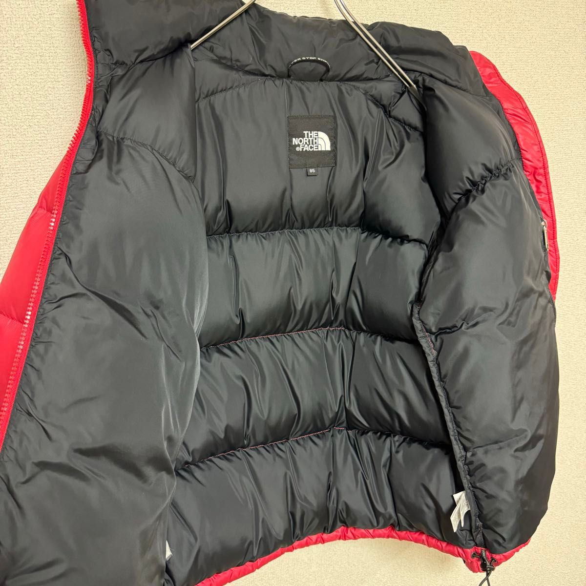 THE NORTH FACE ノースフェイス ヌプシ ダウンジャケット レッド THE NORTH FACE ノースフェイス ヌプシ ダウンジャケット レッド