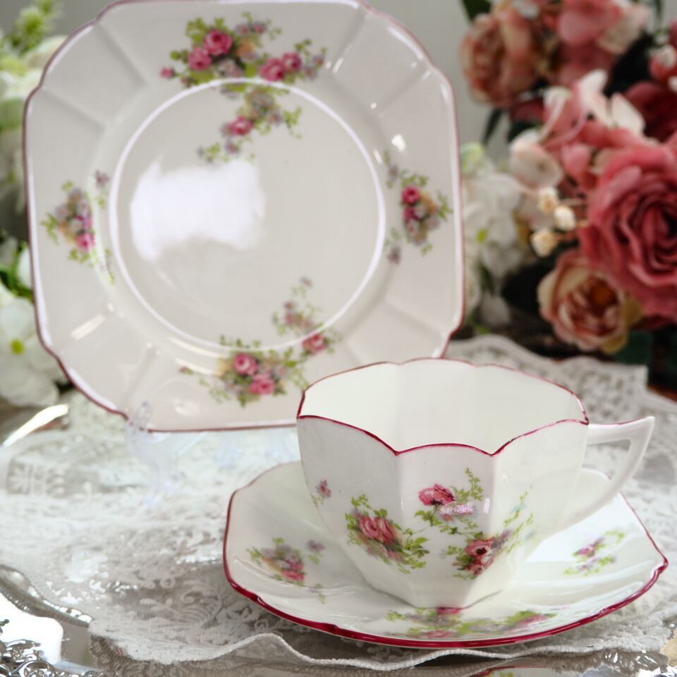 英国シェリー クイーンアン Dainty Rose 1927年 トリオC カップ 英国シェリー クイーンアン Dainty Rose 1927年 トリオC カップ