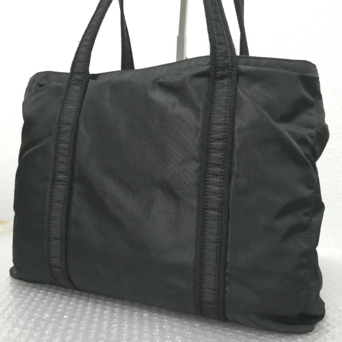 A4収納可【極美品】PRADA プラダ トートバッグ ナイロン 黒 A4収納可【極美品】PRADA プラダ トートバッグ ナイロン 黒