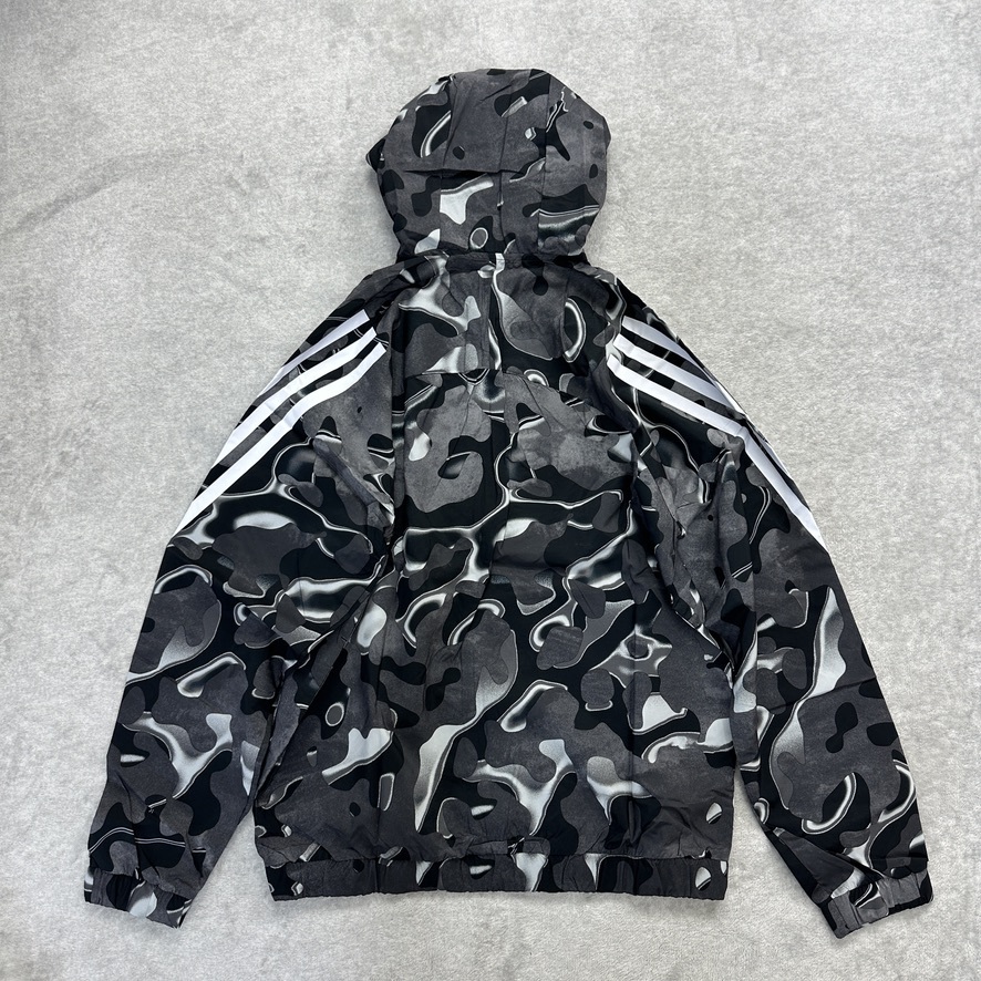 新品未使用 adidas Lサイズ アディダス セットアップ 総柄 人気 新品未使用 adidas Lサイズ アディダス セットアップ 総柄 人気