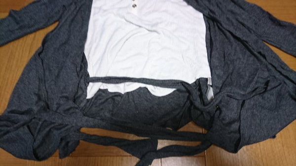 UNIQLO　ユニクロ　インナー付きカーディガン　Sサイズ　USED　21_画像6