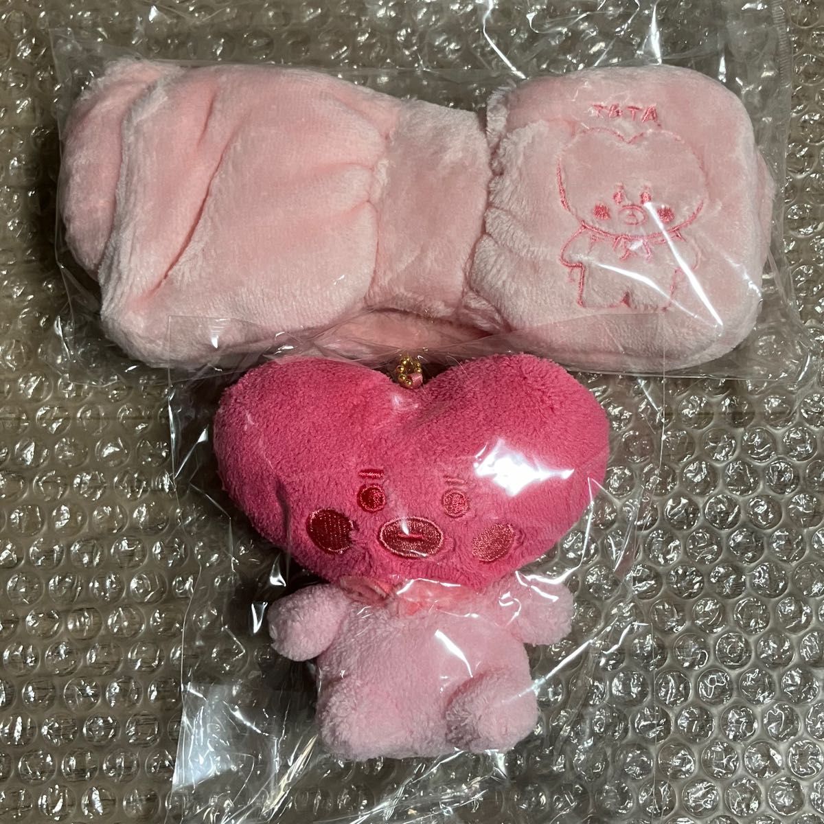 BTS・BT21】TATA レインボーパステルマスコット&ヘアーターバン BTS・BT21】TATA レインボーパステルマスコット&ヘアーターバン