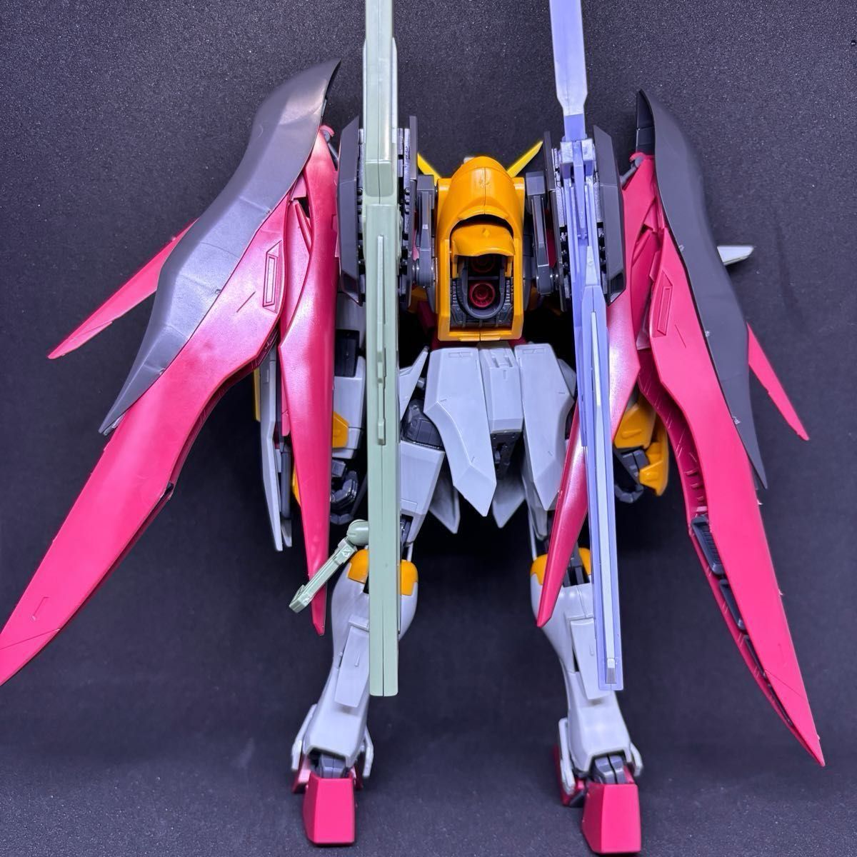 組立済】MG 1/100 ガンダムベース限定 デスティニーガンダム 組立済】MG 1/100 ガンダムベース限定 デスティニーガンダム