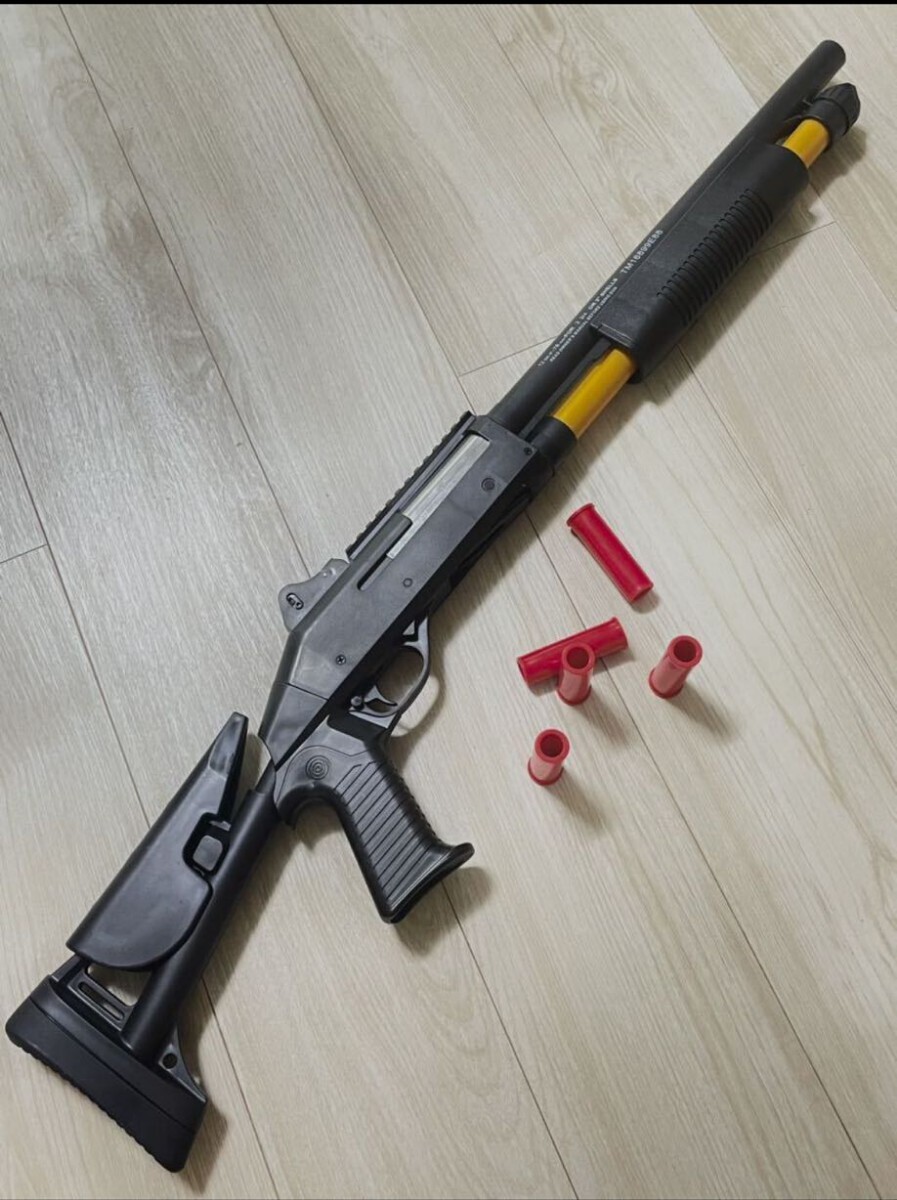 ショットガン風おもちゃ銃 ブローバック排莢式 伸縮ストック ショットガン風おもちゃ銃 ブローバック排莢式 伸縮ストック