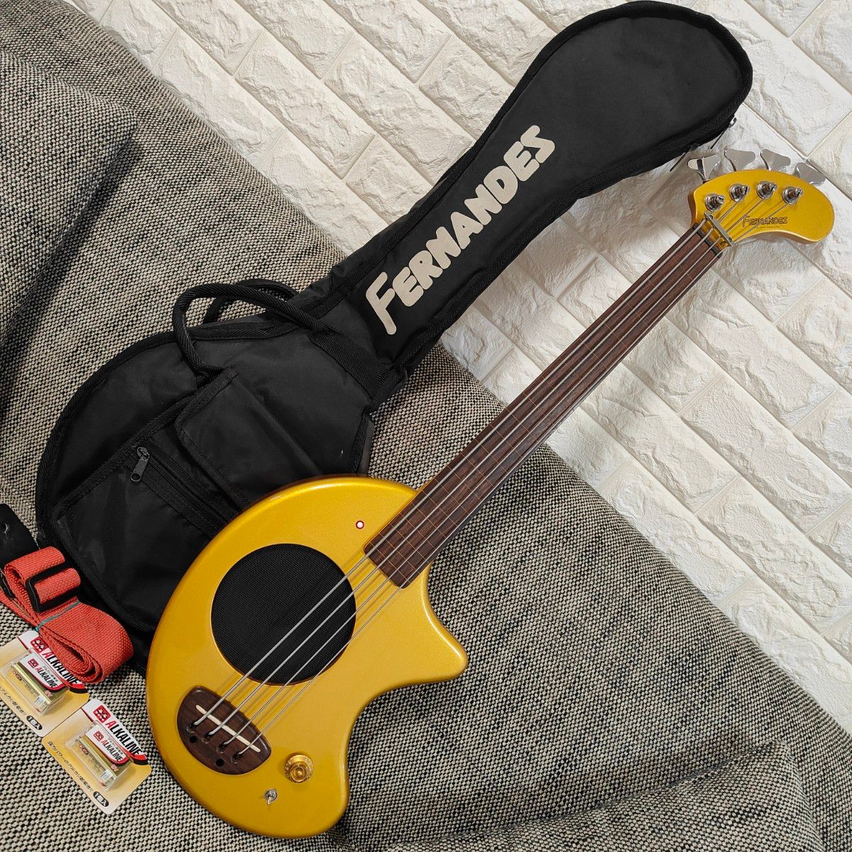 ZO-3 PIE-ZO BASS GOLD レア ピエゾー フレットレス ベース ZO-3 PIE-ZO BASS GOLD レア ピエゾー フレットレス ベース