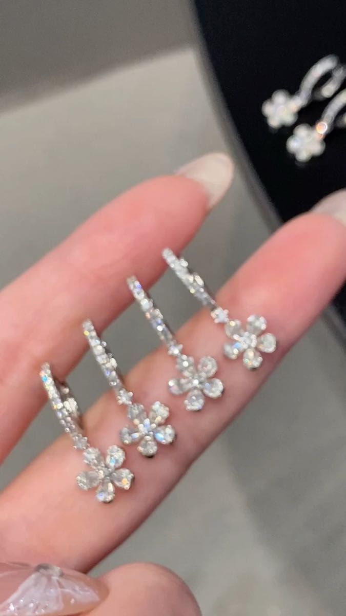 K18WG 天然ダイヤモンド 桜/さくらモチーフ フープピアス 18金