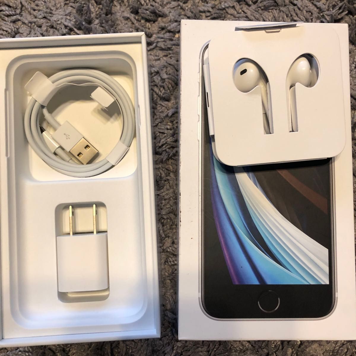 【初期化済】iPhoneSE2 ホワイト 64GB【美品】 美品 iPhone SE2 Apple 初期化済み SIMフリー ホワイト 64GB