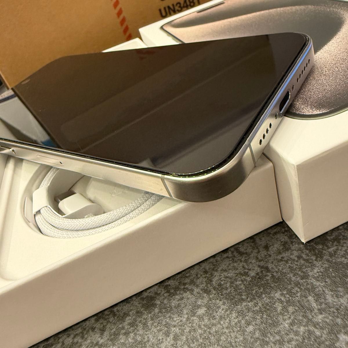 専用出品 極美品 iPhone 15 pro MAX 容量97%ナチュラル 専用出品 極美品 iPhone 15 pro MAX 容量97%ナチュラル