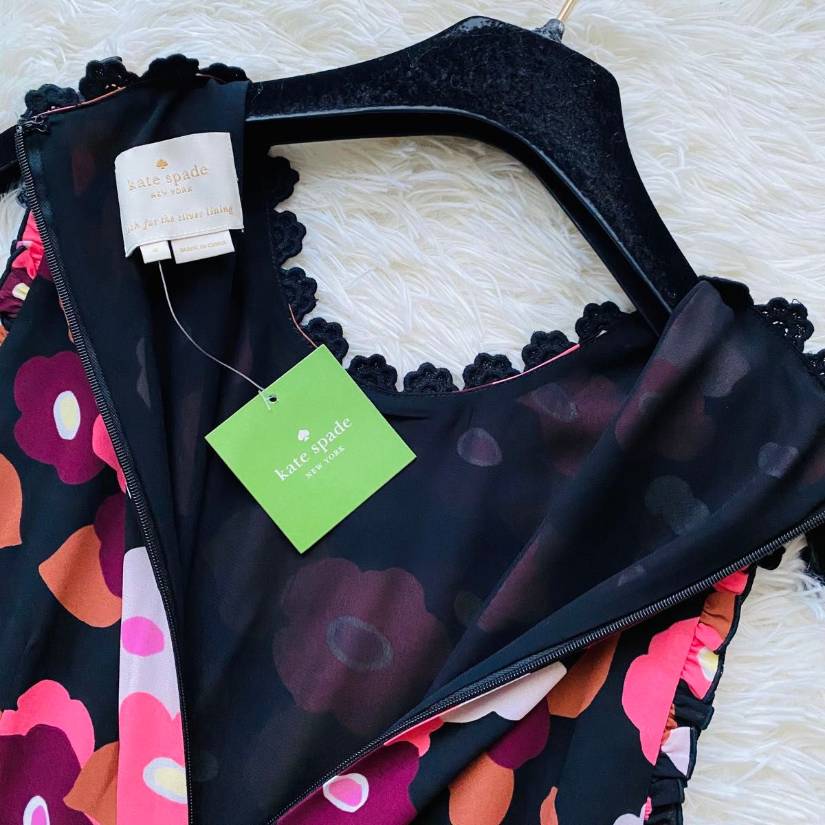未使用タグ付 kate spade 芳根京子着用 花柄 ギャザー 未使用タグ付 kate spade 芳根京子着用 花柄 ギャザー