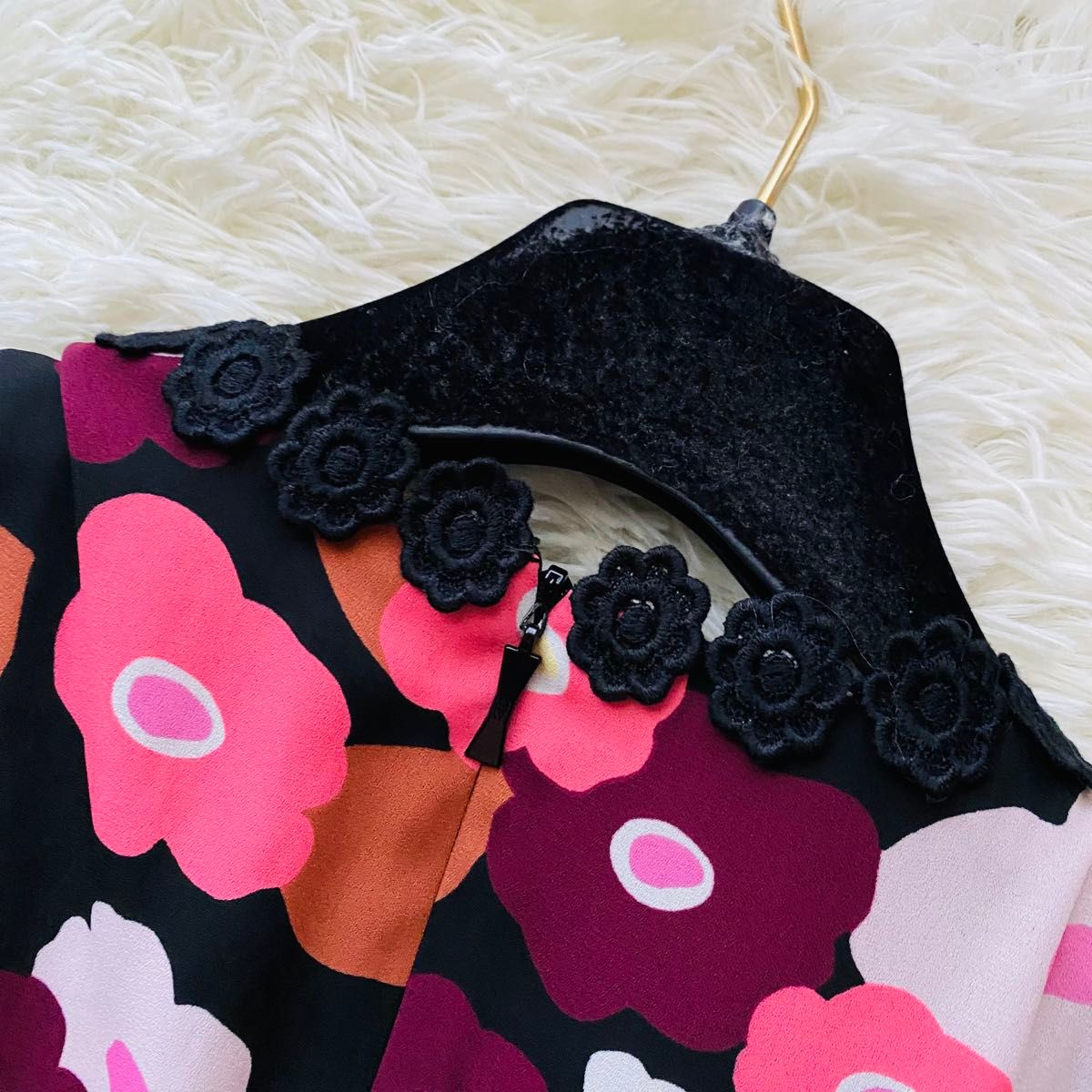 未使用タグ付 kate spade 芳根京子着用 花柄 ギャザー 未使用タグ付 kate spade 芳根京子着用 花柄 ギャザー
