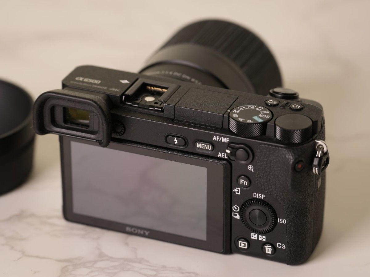 SONY α6500レンズセット おまけ付き カメラ｜ミラーレス一眼