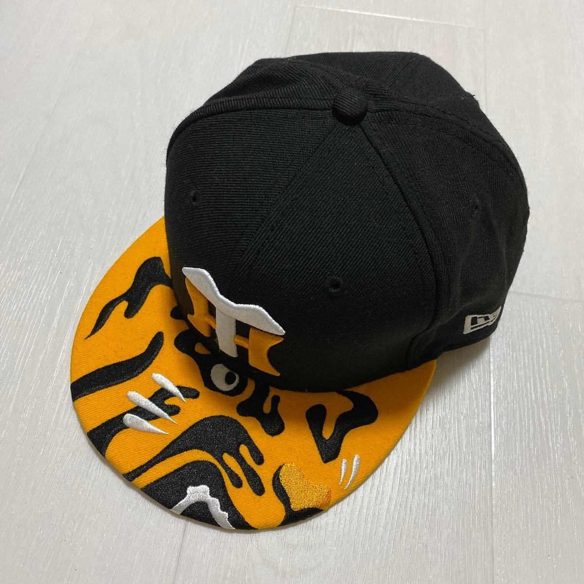 ニューエラ 阪神タイガース ストア限定 キャップ 帽子 59FIFTY 2/1 59.6cm ツバ 虎ロゴ