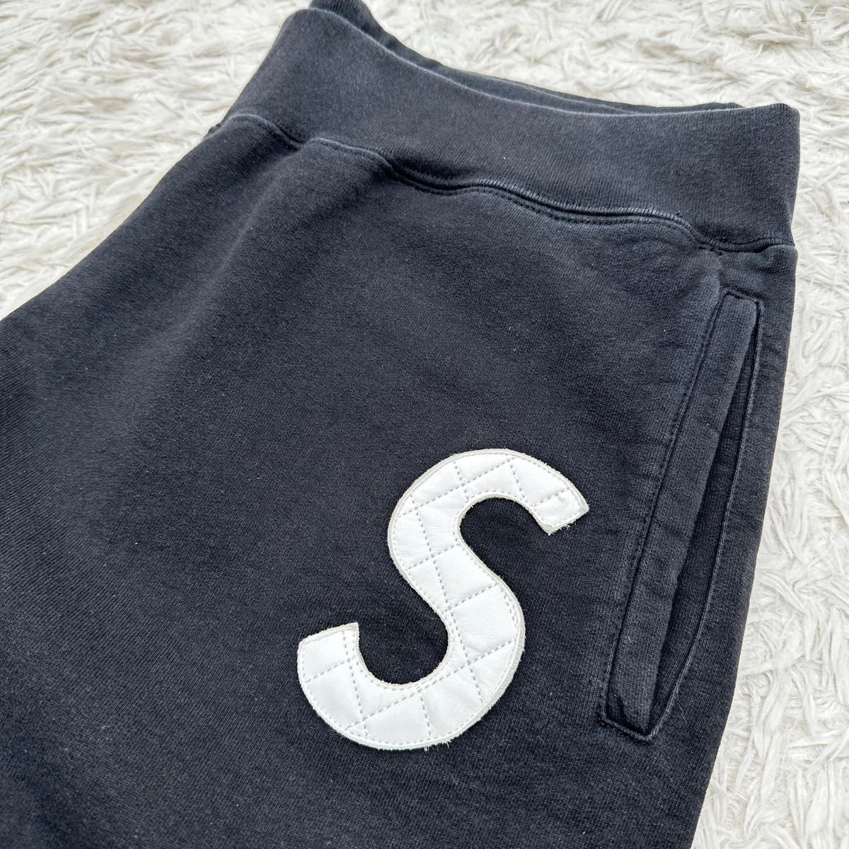 激レア】シュプリーム Sロゴ 刺繍 パーカー セットアップ L 黒 激レア】シュプリーム Sロゴ 刺繍 パーカー セットアップ L 黒