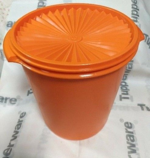 tupperware マキシデコレーターオレンジ色 漬け物や保存容器 2個セット tupperware マキシデコレーターオレンジ色 漬け物や保存容器 2個