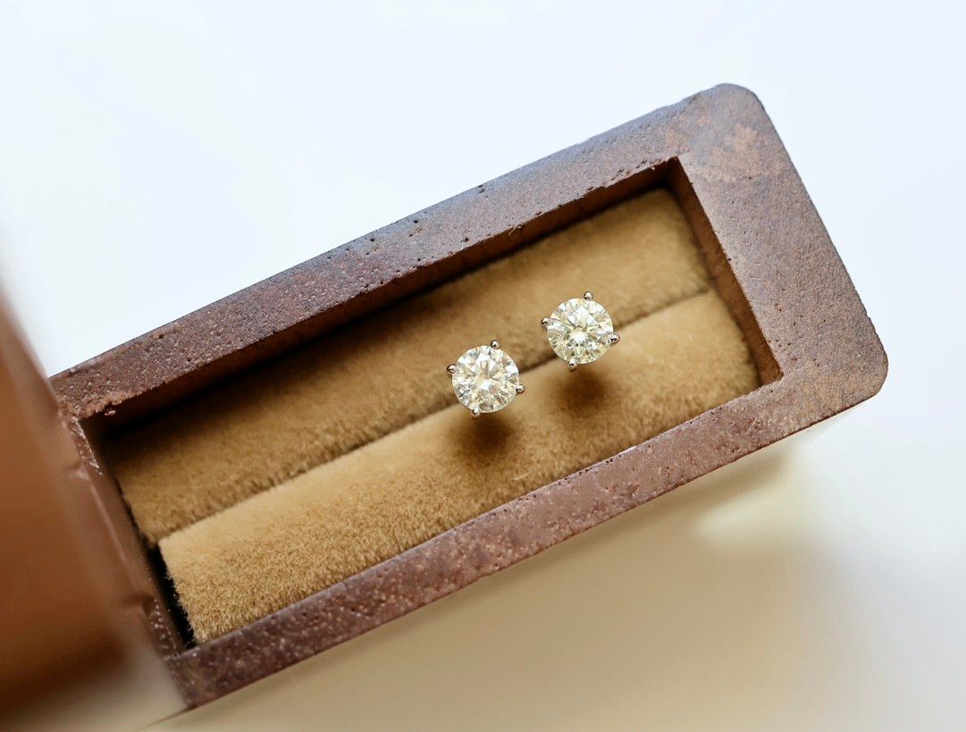 天然ダイヤモンドピアス0.46ct k18