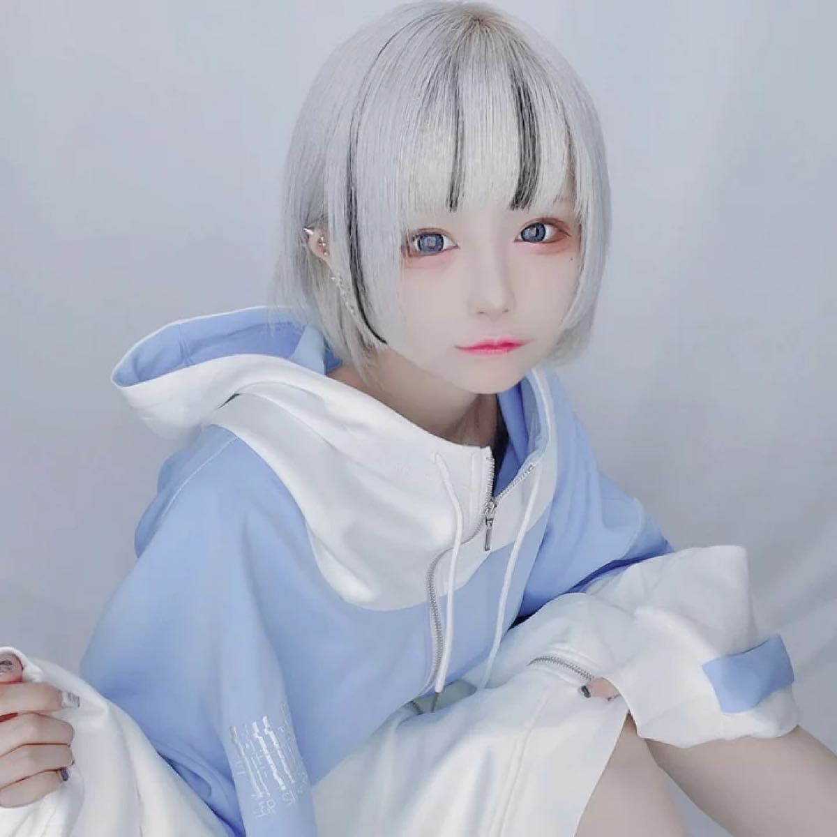 ililil【イルイルイル】ネオンブルーハイネックジャージパーカー ililil【イルイルイル】ネオンブルーハイネックジャージパーカー