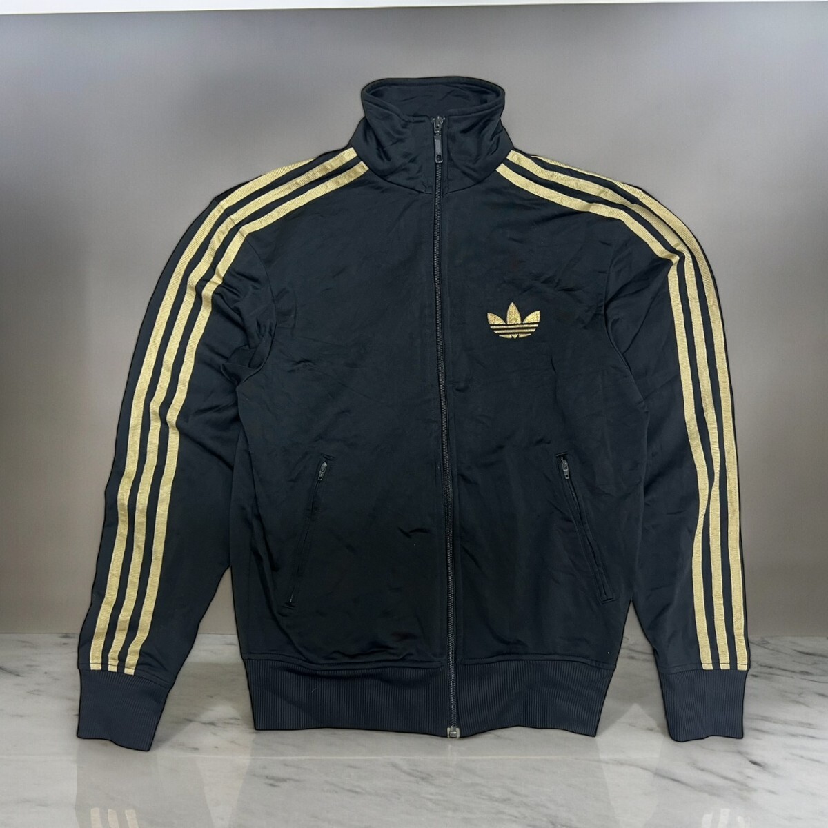 送料無料 ADIDAS ORIGINAL TRACK JACKET BLACK/GOLD アディダス 送料無料 ADIDAS ORIGINAL TRACK JACKET BLACK/GOLD アディダス